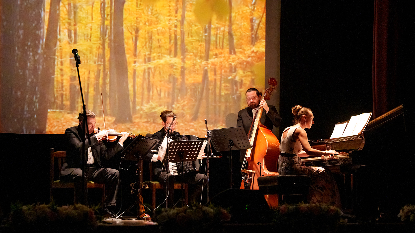 Праздничный вечер в Центральном Доме литераторов
