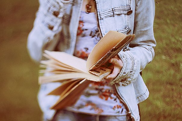 Chernyshova Inna. Переверну её любя. Я и книга. Я оценю любую Я