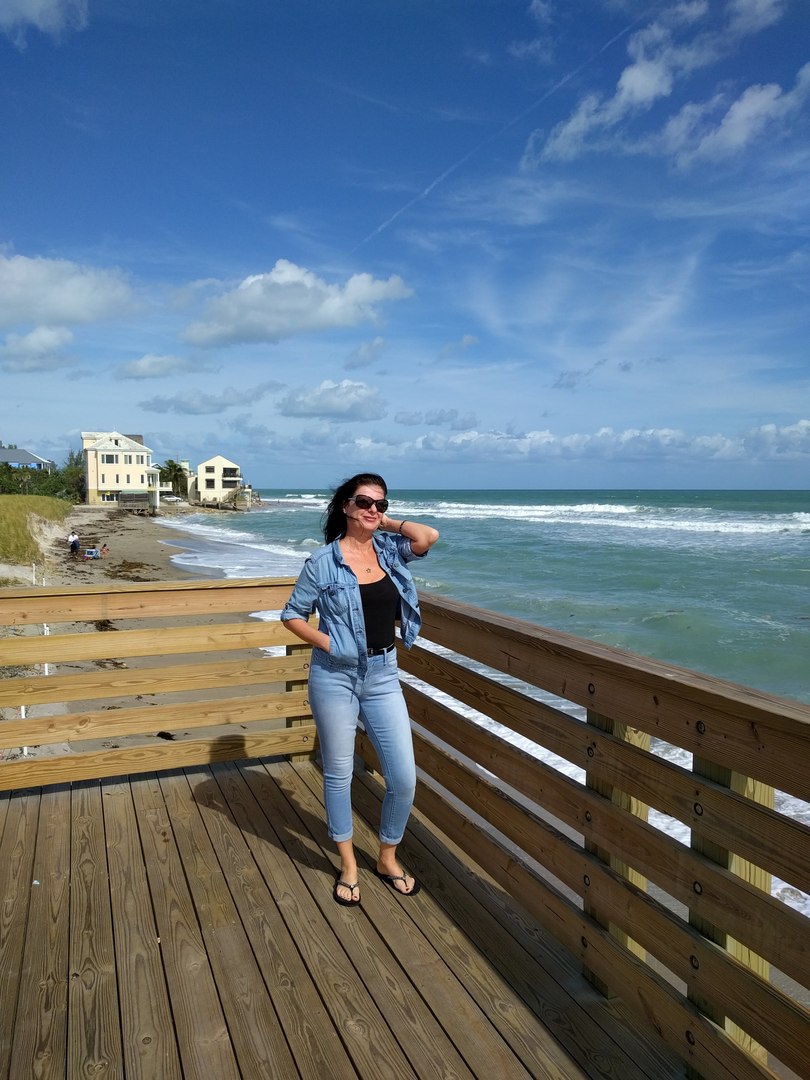 Стелла Пералес