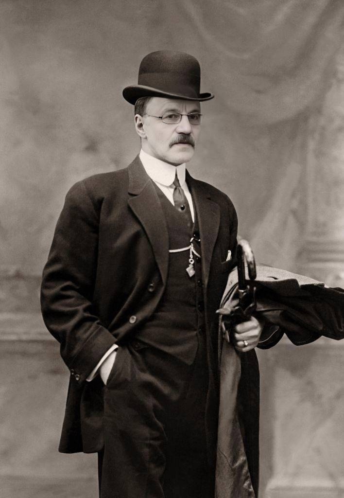 Юрий Карий