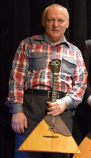 Влади Мир Зуев