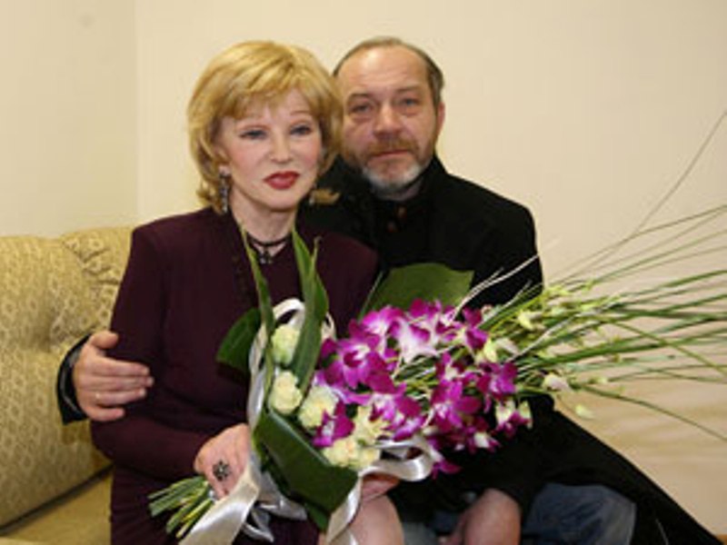 Актриса и певица Людмила Гурченко познакомилась со своим пятым мужем