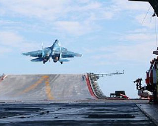 А авианосец идет - 4