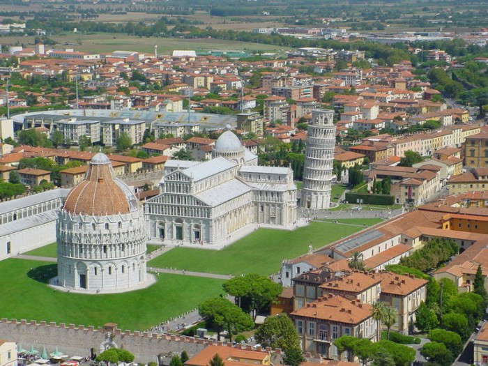 Зкскурсия в Пизу. Piazza dei Miracoli