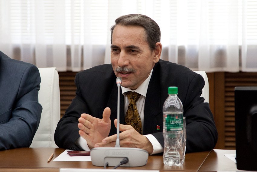 Фирдус Девбаш