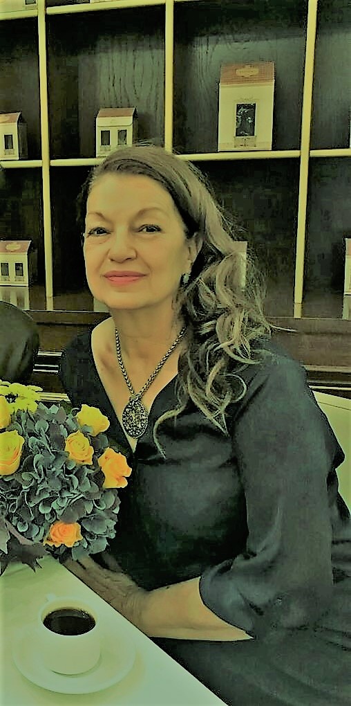 Анжела Конн