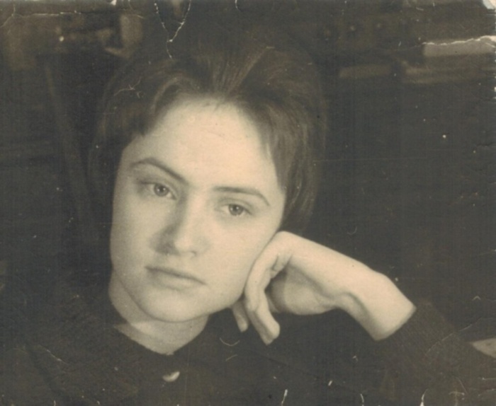 Елена Легат
