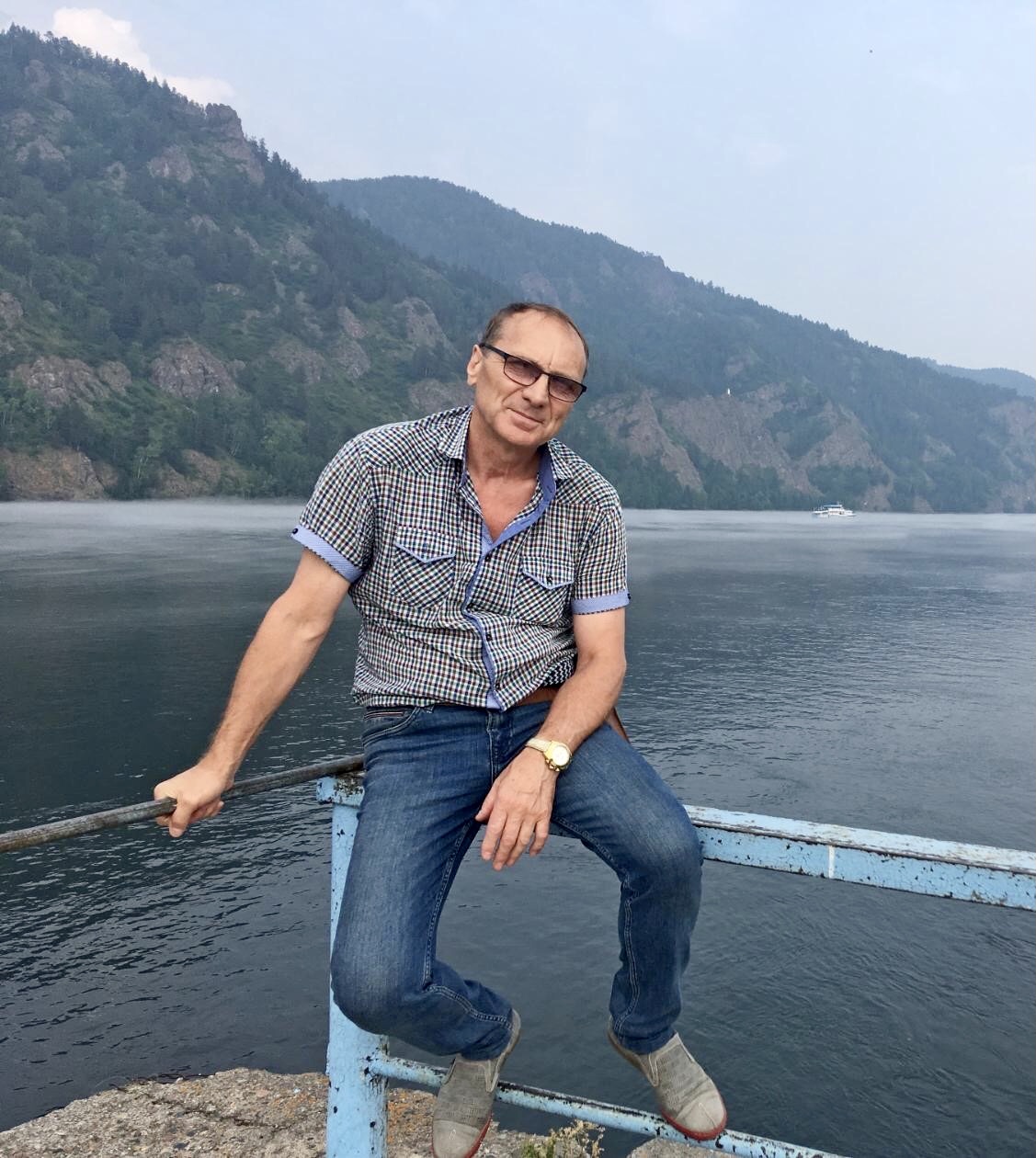 Юрий Сыров