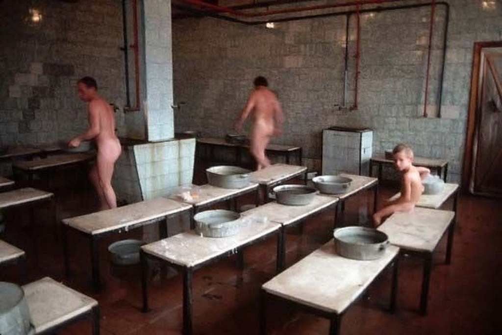 часто автор посешает трах на столе крупно фото интересно посмотреть!!! классна.. Люблю