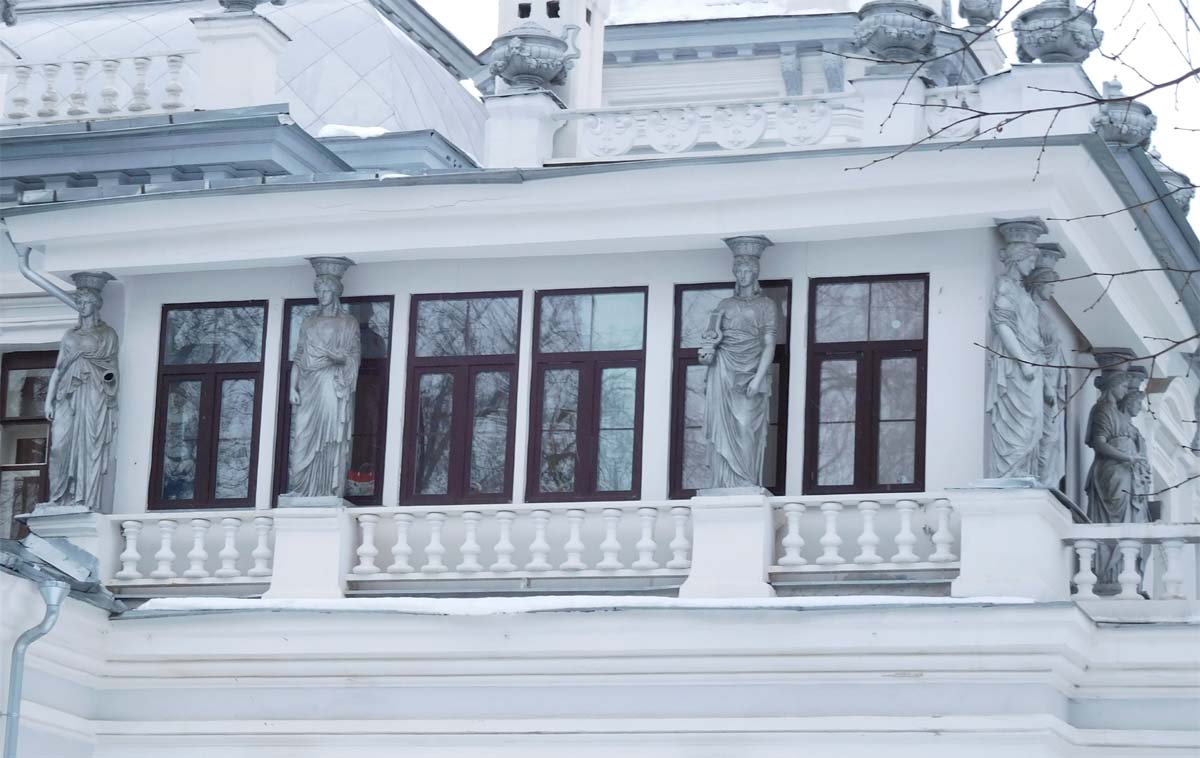 название название