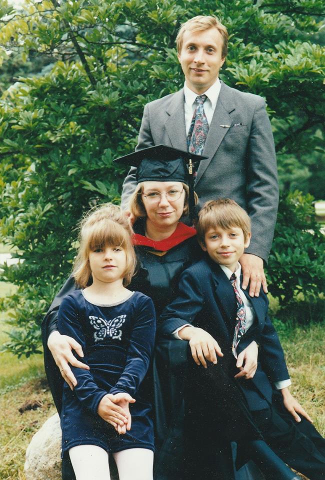 otnoshenie-muzh-derzhit-golovu-tolkayu-huy-v-rot-igri-studentov-porno